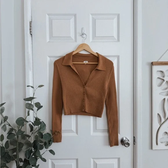 Aerie Ribbed Button-Up Knit Top Camel Tan NWOT - Picture 2 of 6